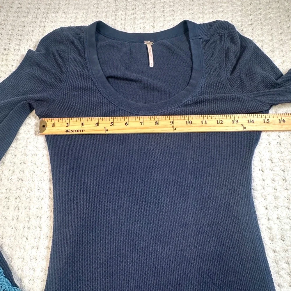 Free People Navy Waffle Knit Thermal Top Lace Cuff Boho Scoop Neck Blue Medium